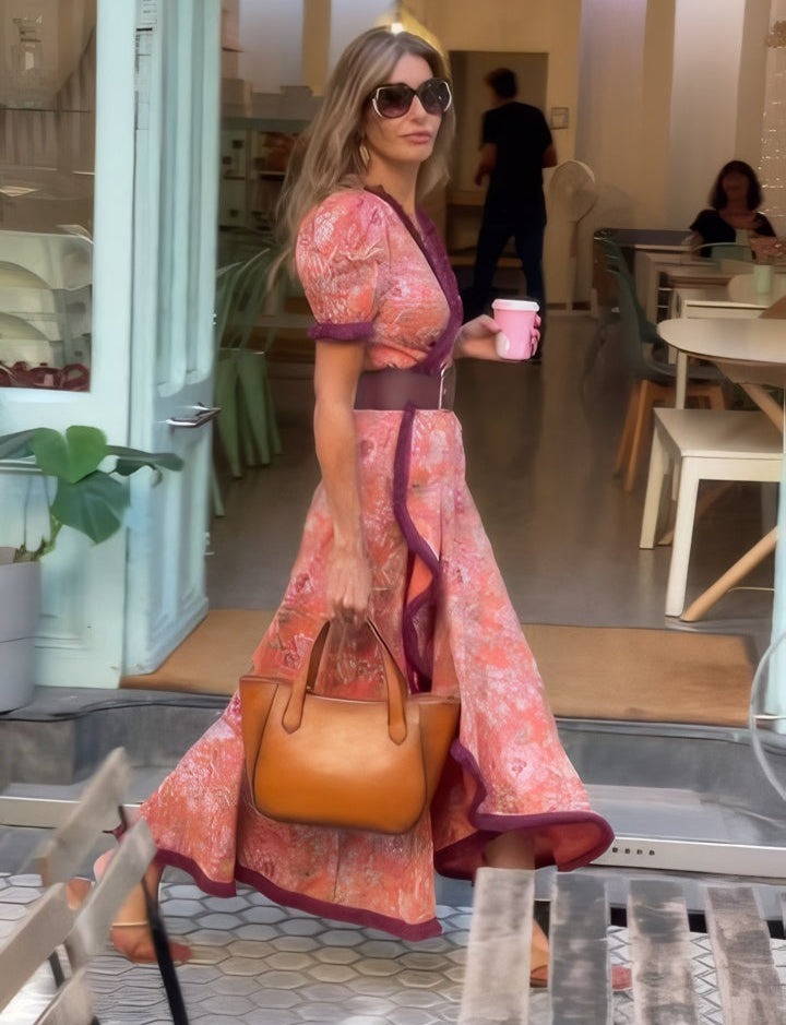 Eliett – Langes Kleid mit Kurzen Puffärmeln und Asymmetrischem Rock