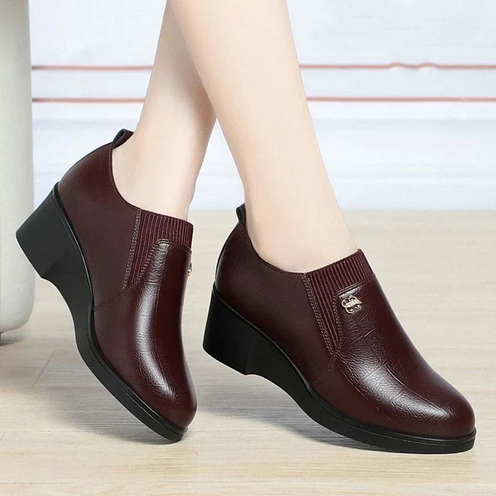 Switolina – Modische Keilschuhe Aus Leder