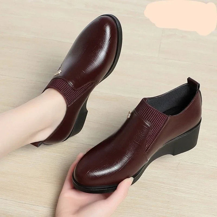 Switolina – Modische Keilschuhe Aus Leder