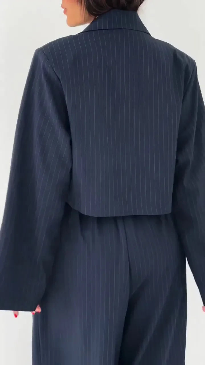 Lavara – Kurzer Blazer Und Weit Geschnittene Hose Im Satz