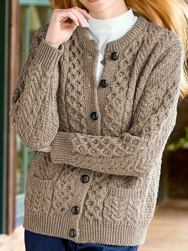 Avery – Strickjacke Mit Knöpfen Und Zopfmuster