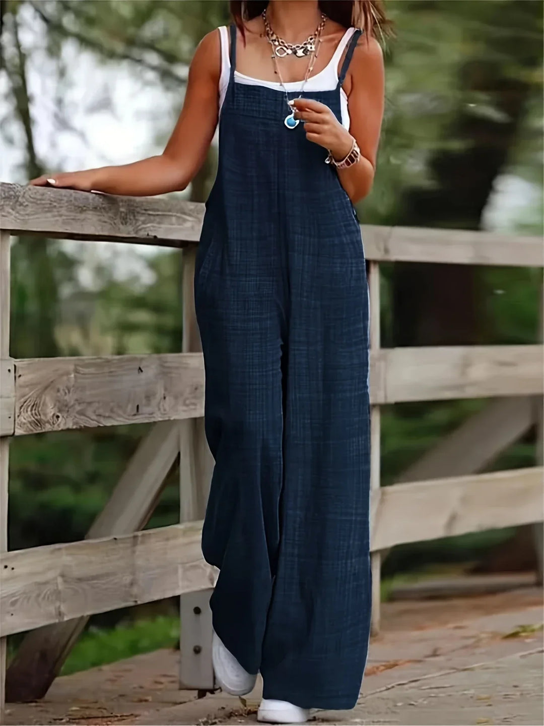 Annia – Lässige Latzhose Mit Weiten Beinen Und Taschen