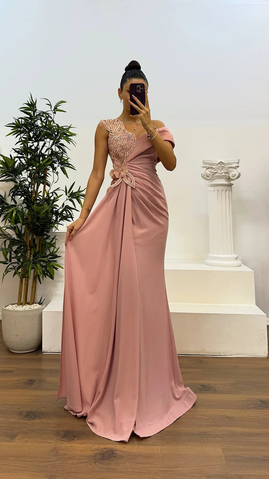 Kamarya – Atmungsaktives Abend Kleid Mit Falten