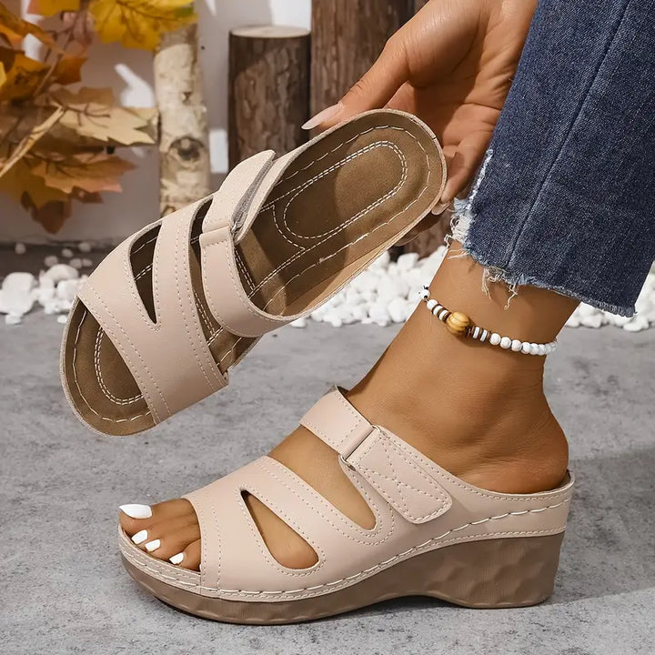 Rowella - Stilvolle Keilsandalette Mit Riemchen