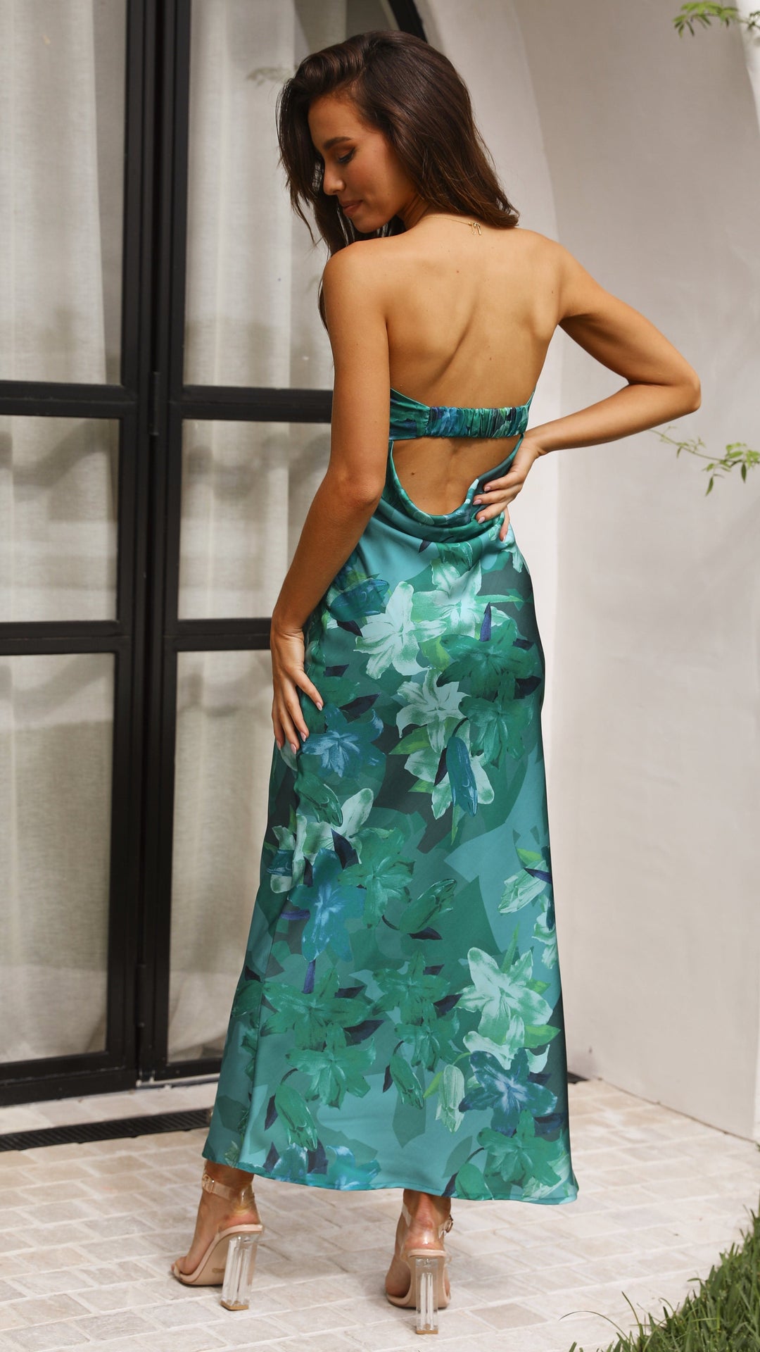 Thesa - Ärmelloses Satin Kleid