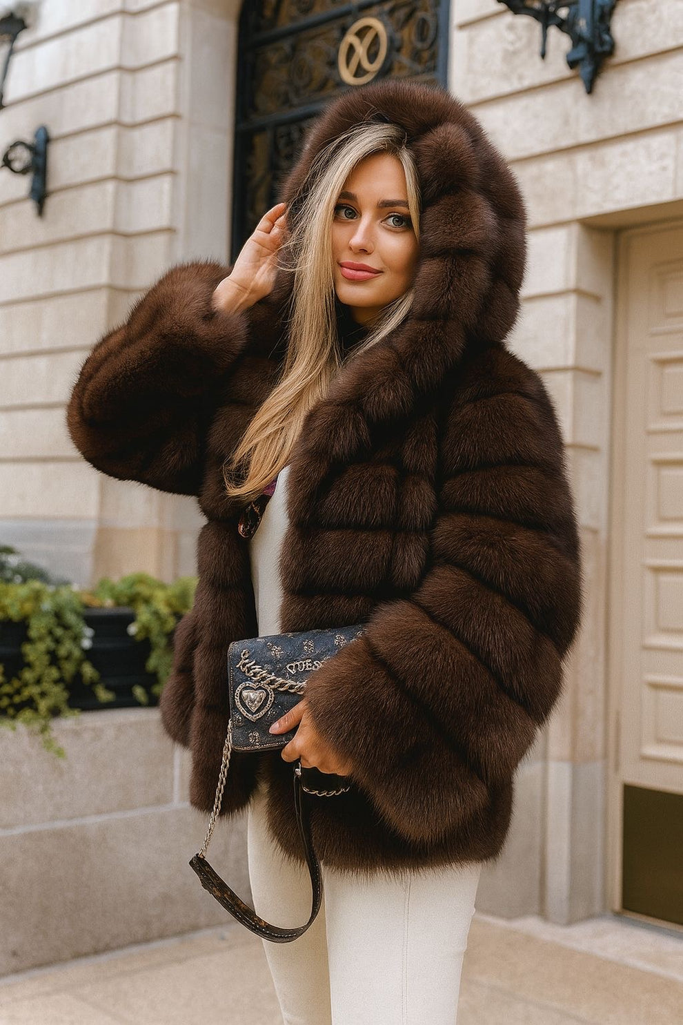 Aglaya – Kunstfell Mantel Mit Kapuze