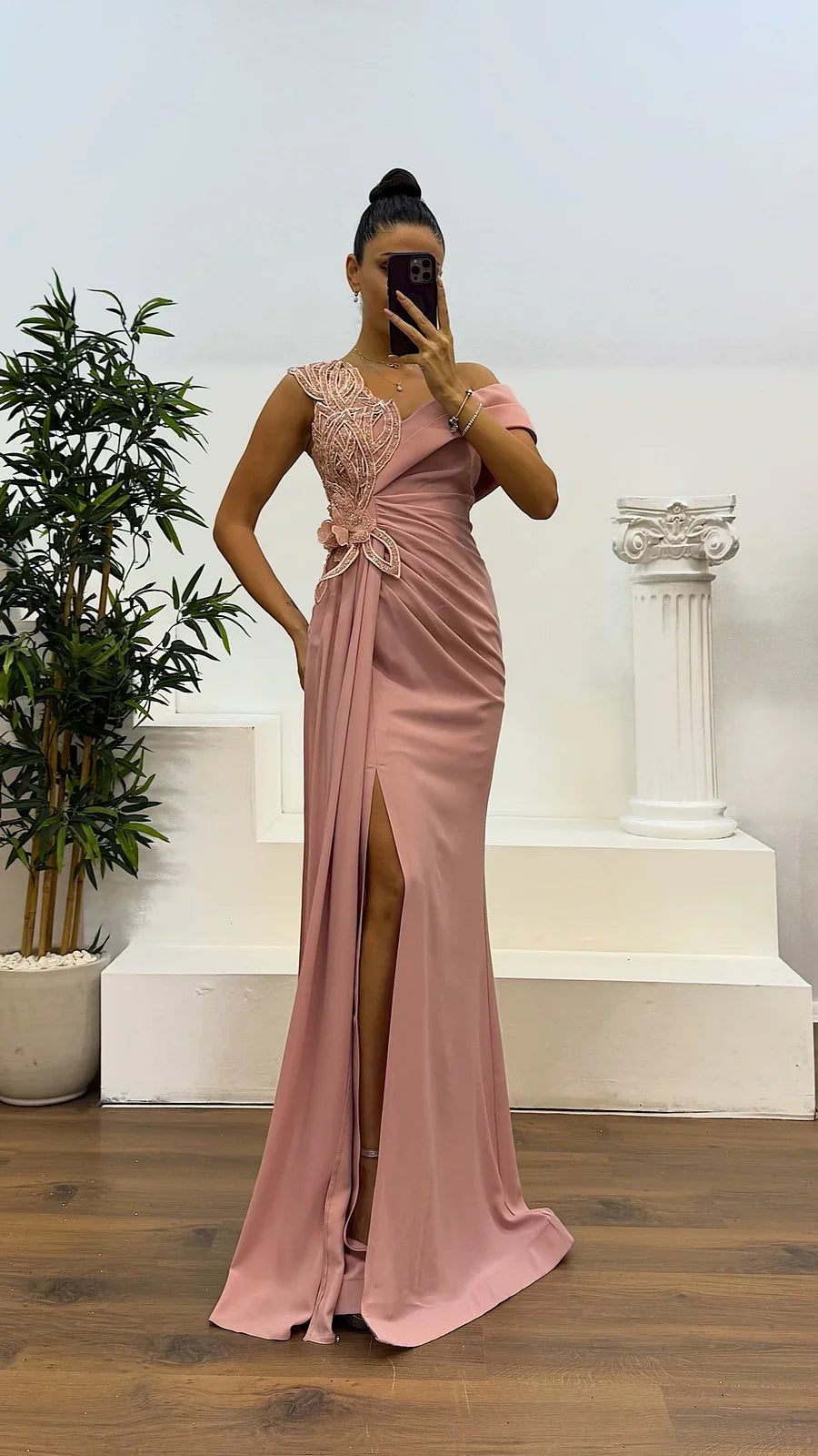 Kamarya – Atmungsaktives Abend Kleid Mit Falten