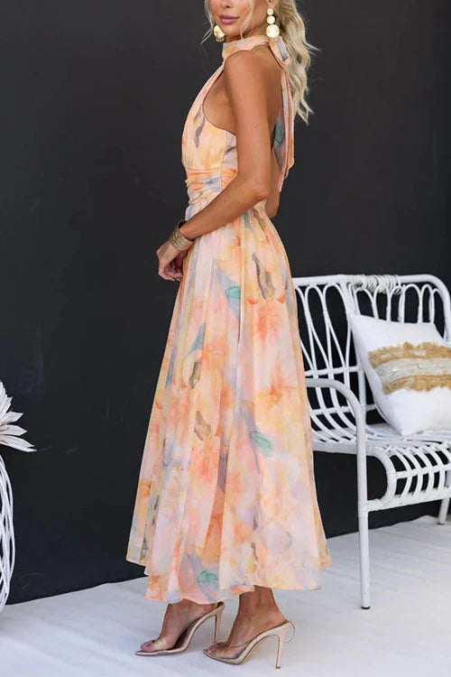 Faina – Langes Halter Ausschnitt Kleid Mit Aquarell Muster
