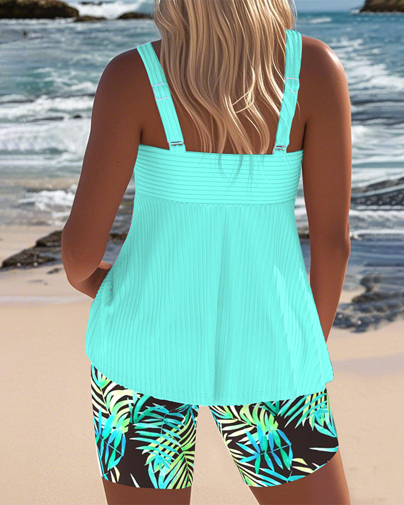 Varyla – Gestreiftes Tankini Oberteil mit Bedruckten Strandshorts