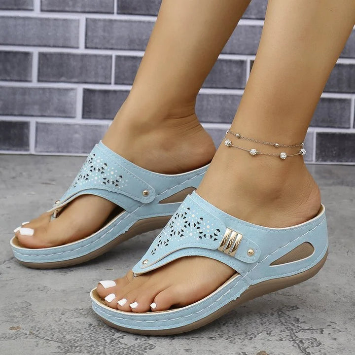 Tiara - Stilvolle Keilsandalette