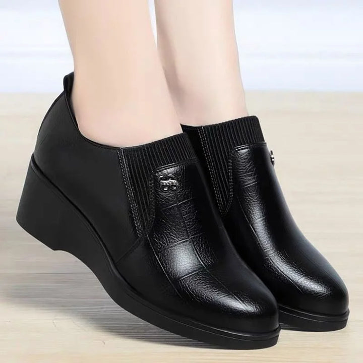 Switolina – Modische Keilschuhe Aus Leder