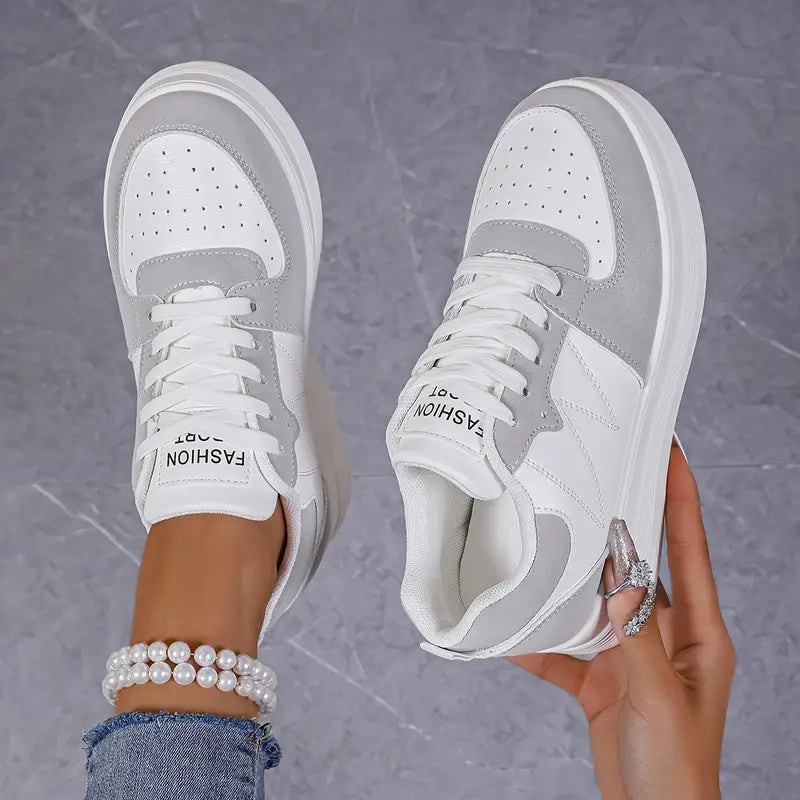 Naveah - Bequemer Turnschuh Mit Keilabsatz