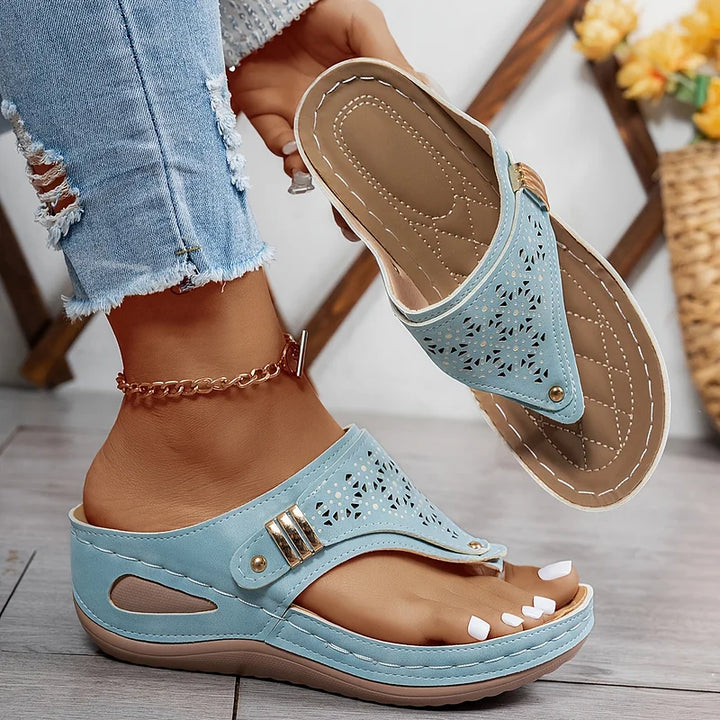 Tiara - Stilvolle Keilsandalette