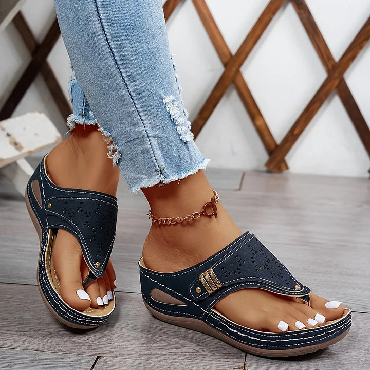 Tiara - Stilvolle Keilsandalette