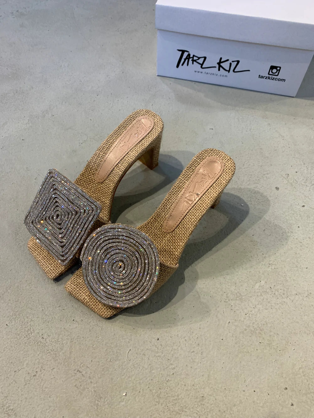 Wanwisa - Quadratische Sandalen Mit Rundem Absatz