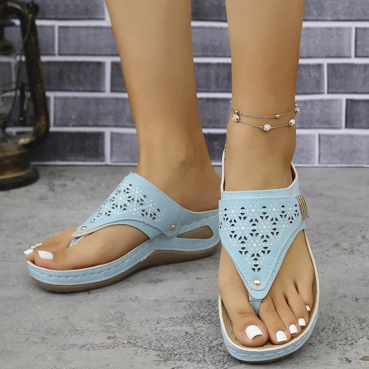Tiara - Stilvolle Keilsandalette