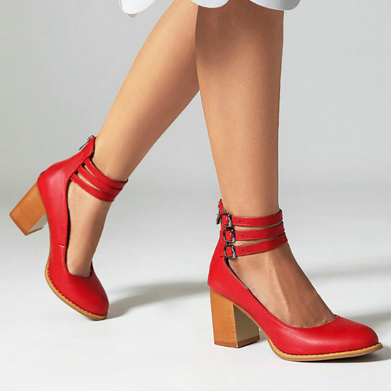 Caa – Schlichte Sandalen mit Fesselriemen