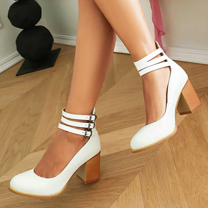 Caa – Schlichte Sandalen mit Fesselriemen