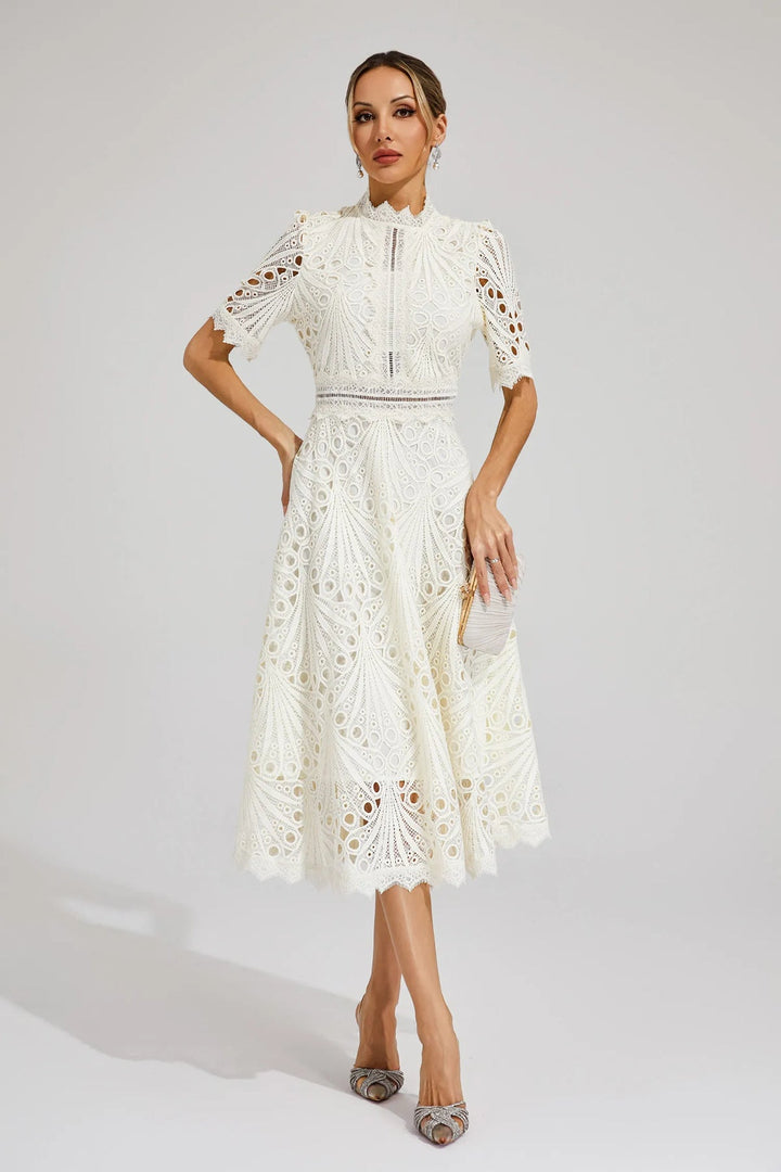 Vorelle – Lässiges Kurzarmkleid mit Blumenstickerei