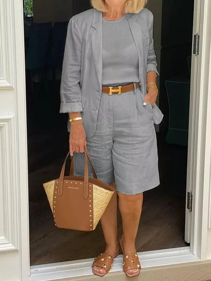 Leontina - Lässiger Blazer Und Kurze Im Satz