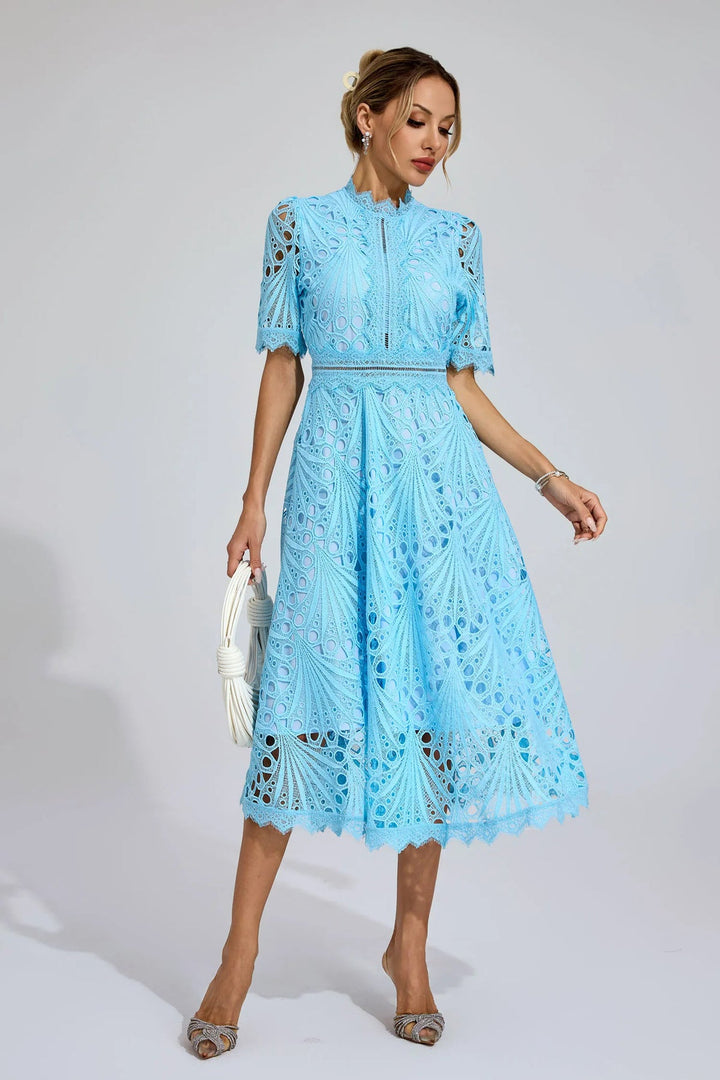 Vorelle – Lässiges Kurzarmkleid mit Blumenstickerei