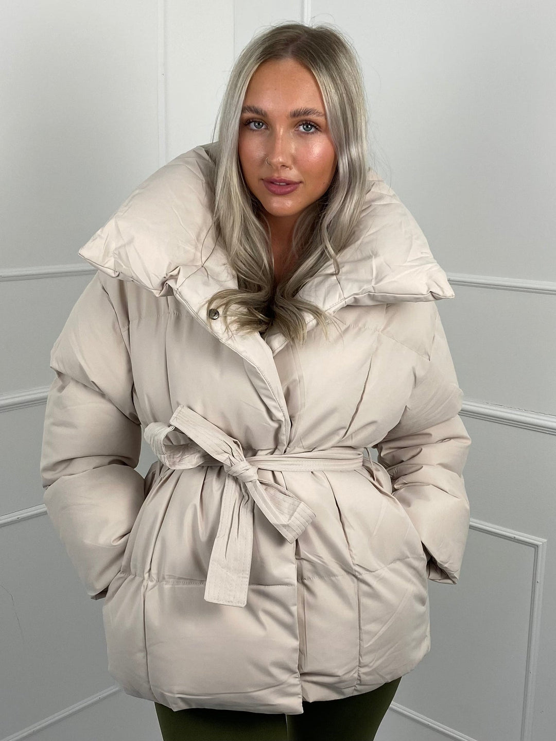 Heidie – Kurze Pufferjacke Mit Gürteltasche
