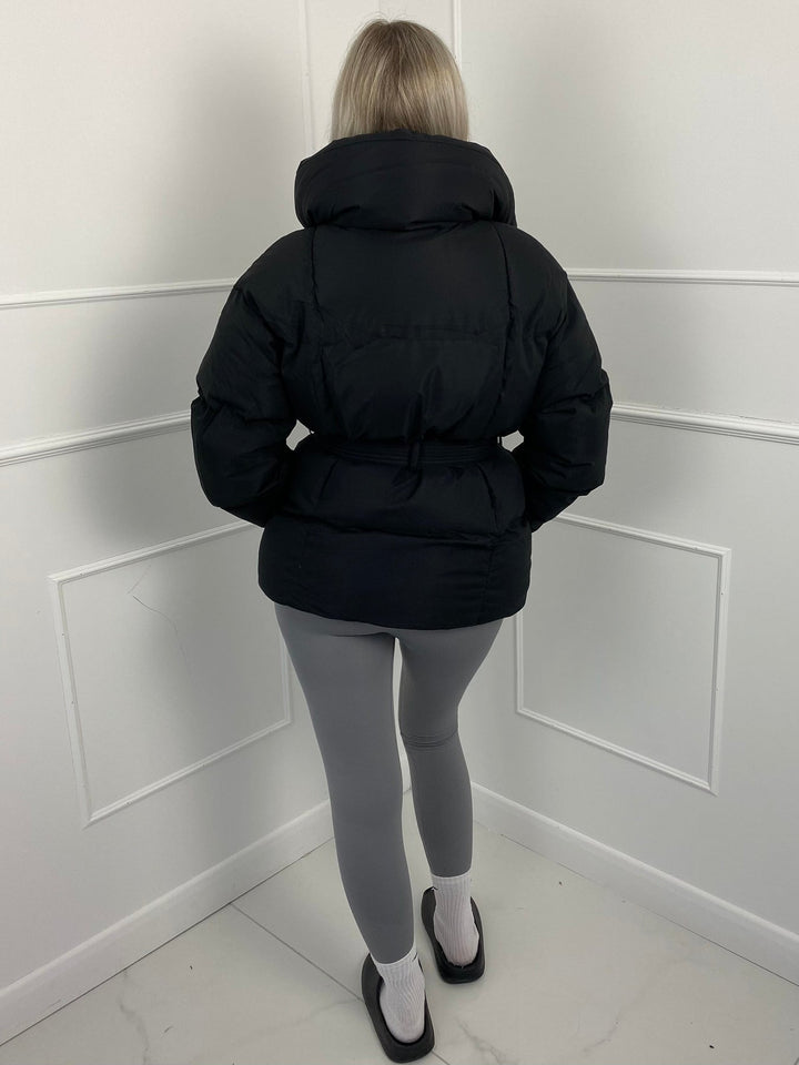 Heidie – Kurze Pufferjacke Mit Gürteltasche
