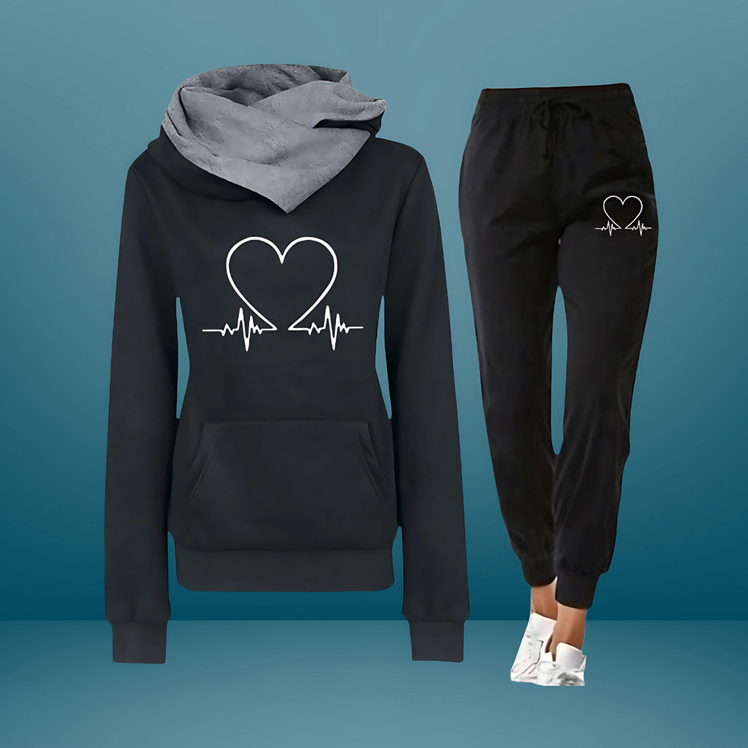 Nimue – 2 Teiliges Trainingsanzug Setz mit Herz Print