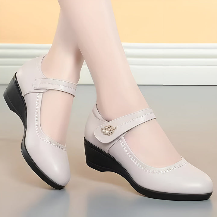 Brenka – Stilvolle Lederschuhe Mit Riemen