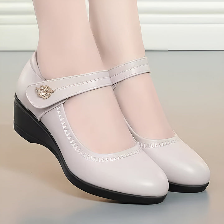 Brenka – Stilvolle Lederschuhe Mit Riemen