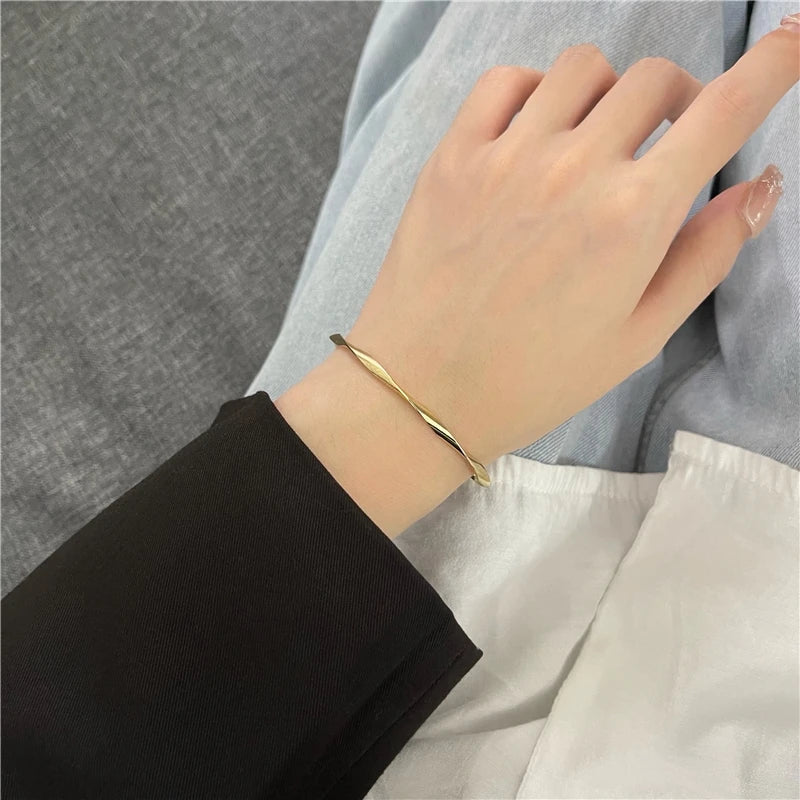 Elara – Elegantes Armband Mit Twist