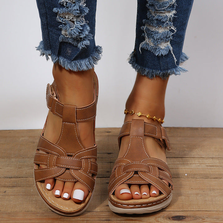 Froso – Bequeme Sandale Mit Fesselriemen