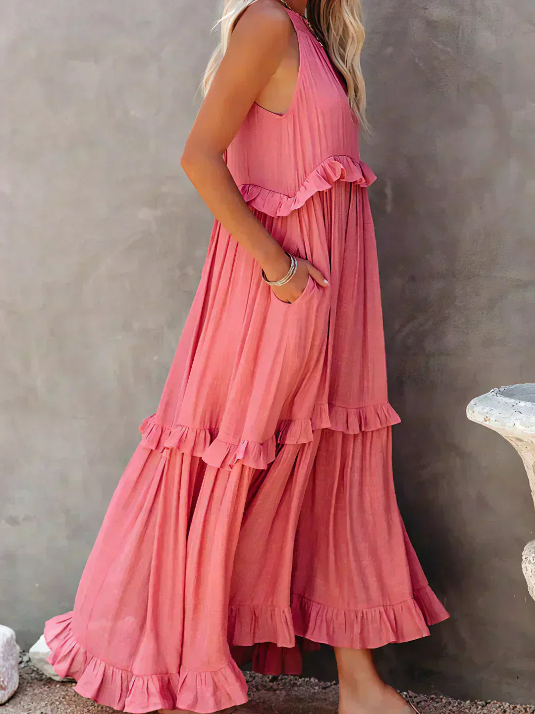 Hayley – Elegantes ärmelloses Kleid Mit Rüschen