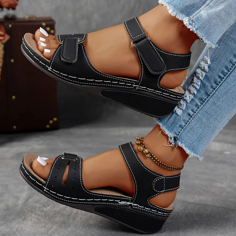 Genelia – Stilvolle orthopädische Sandalen