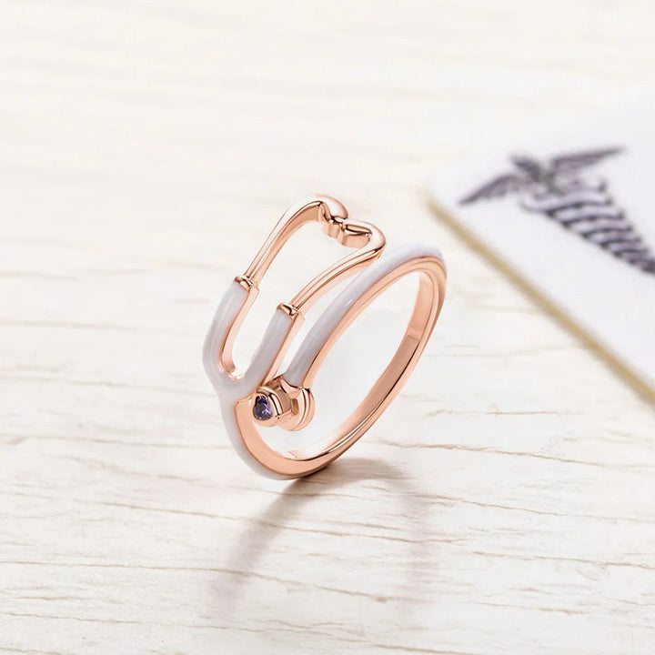 Caitleen – Stethoskop Ring Mit Herz Geburtsstein