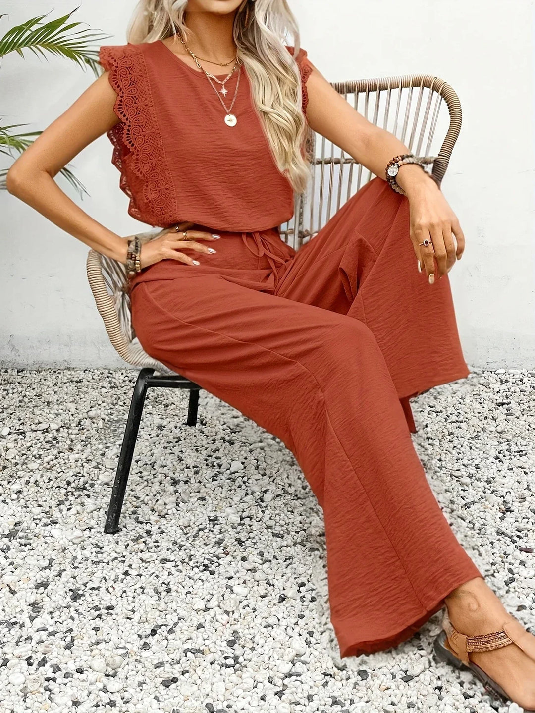 Ziva – Elegantes Spitzenoberteil Und Hose Mit Weitem Bein