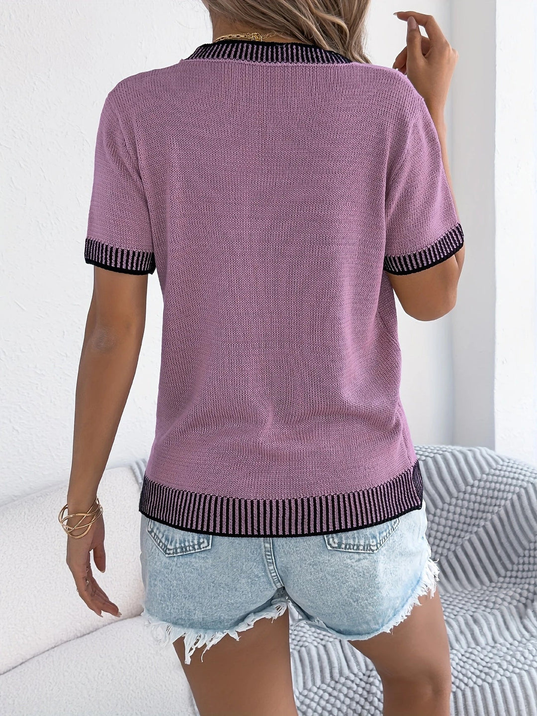 Alethea – Elegantes Rundhals Und Gestreiftes Strickoberteil