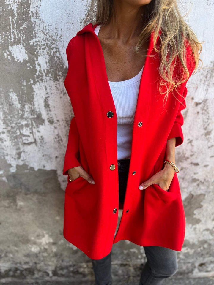 Isolde – Strickjacke mit Knopfleiste und Kapuze