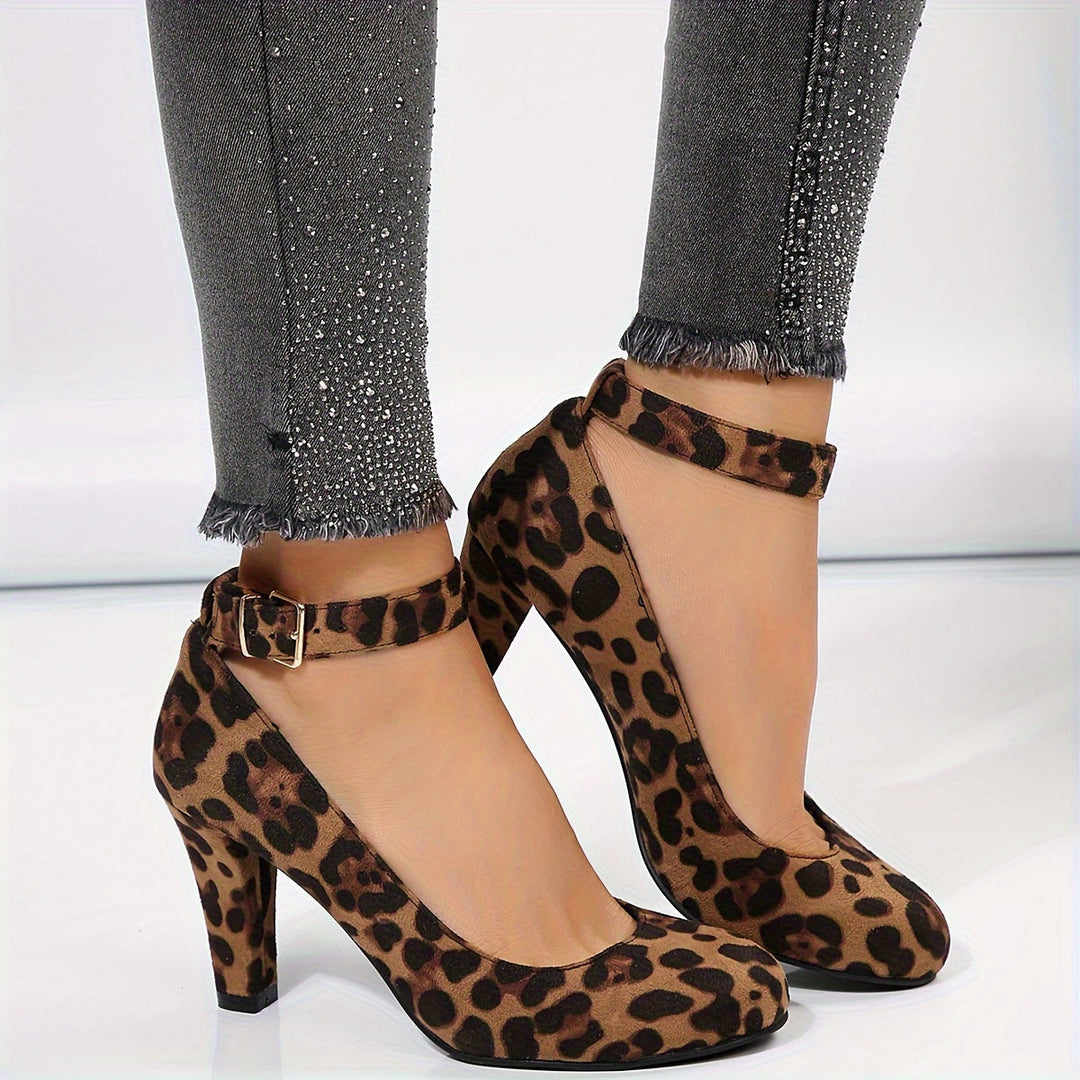 Loreena – Pumpen Mit Fesselriemchen Und Blockabsatz