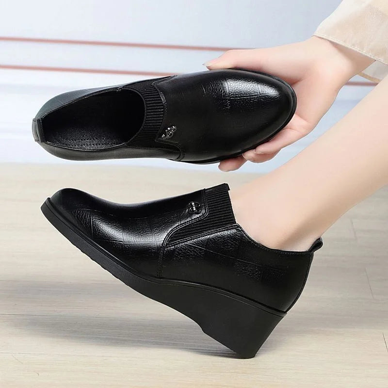 Switolina – Modische Keilschuhe Aus Leder