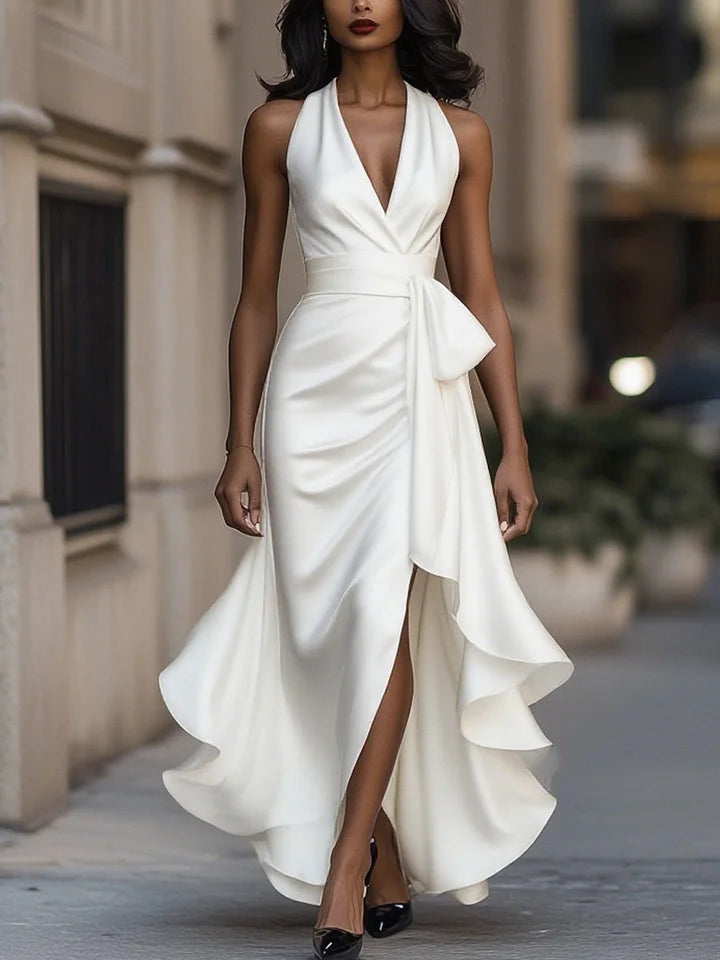 Sharipova – Elegantes Trägerloses Satin Kleid Mit Rüschen