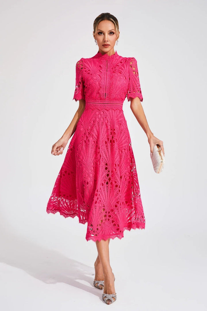 Vorelle – Lässiges Kurzarmkleid mit Blumenstickerei