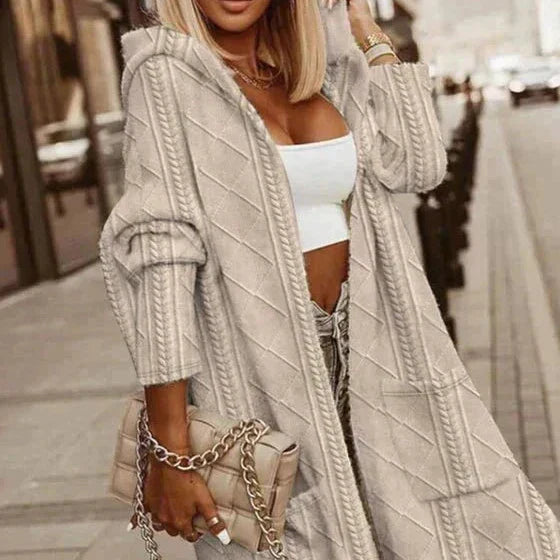Cytheria – Langärmelige Strickjacke Mit Kapuze Und Zopfmuster