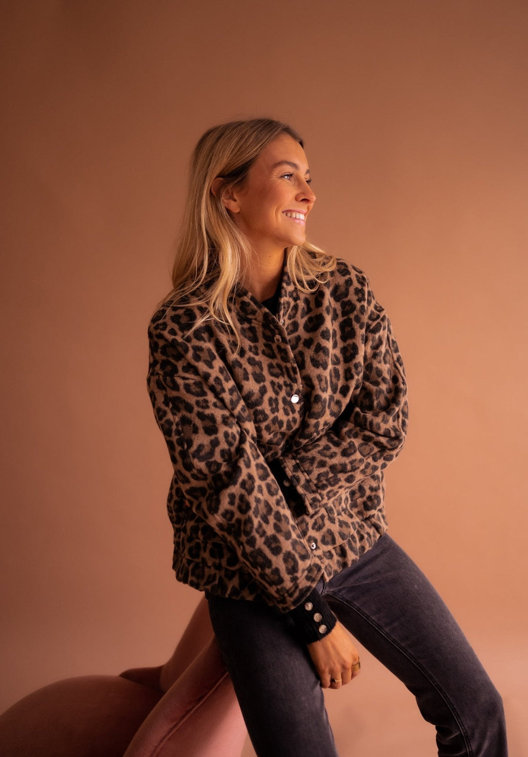 Leana – Atmungsaktive Jacke Mit Leoparden Muster