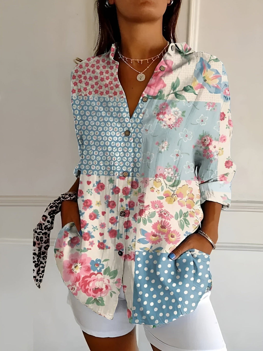 Brenda - Lässige Bluse Mit Blumen Und Wellen