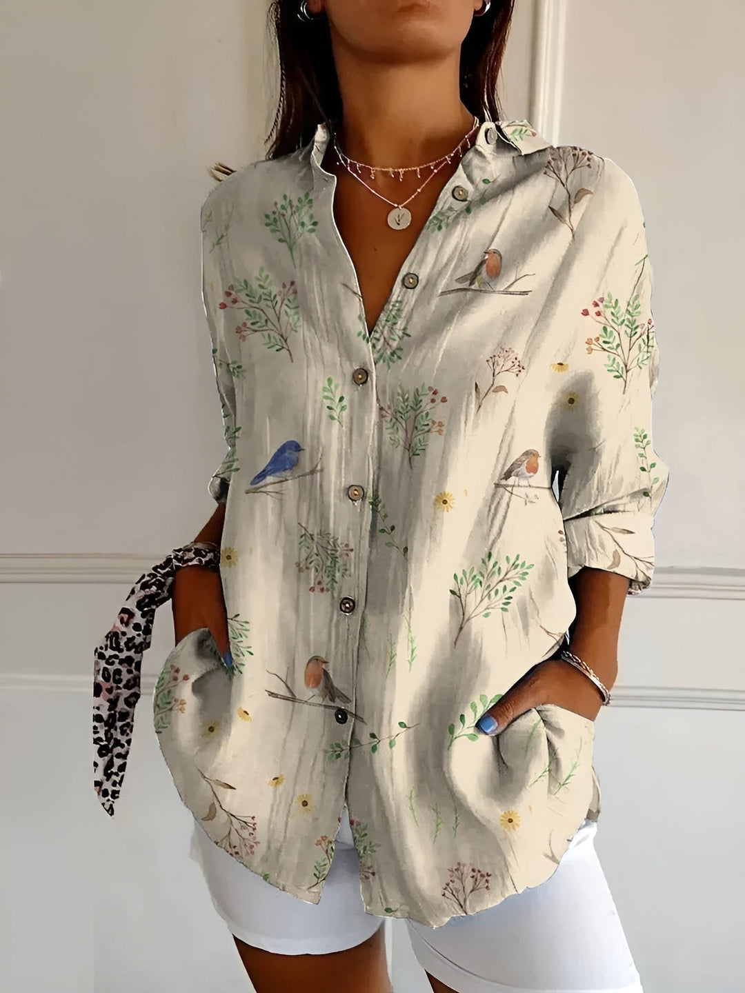 Brenda - Lässige Bluse Mit Blumen Und Wellen