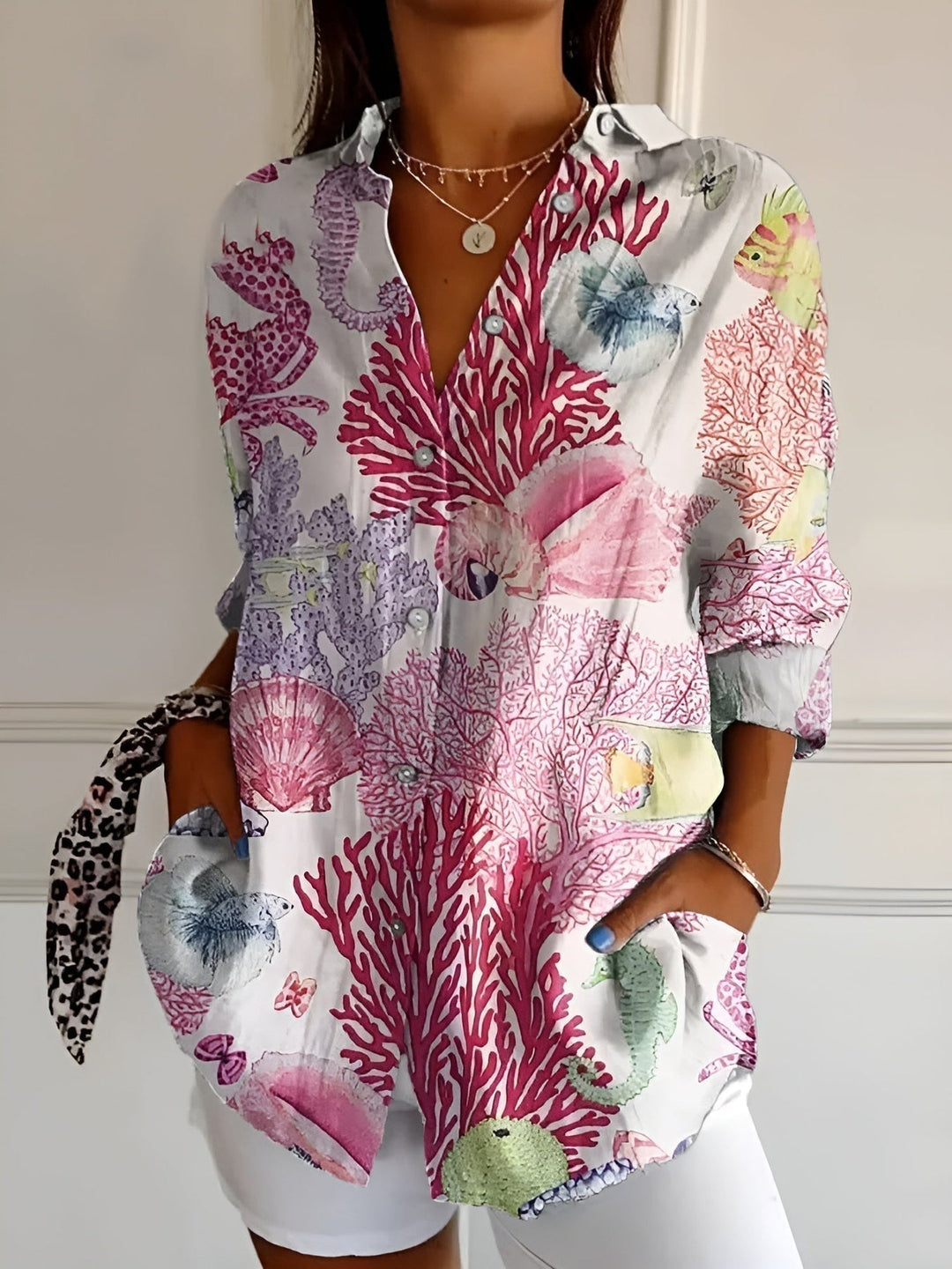 Brenda - Lässige Bluse Mit Blumen Und Wellen